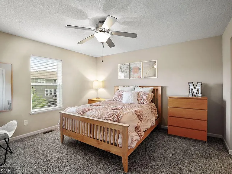 1290 Eagle Point Dr — Photo 17