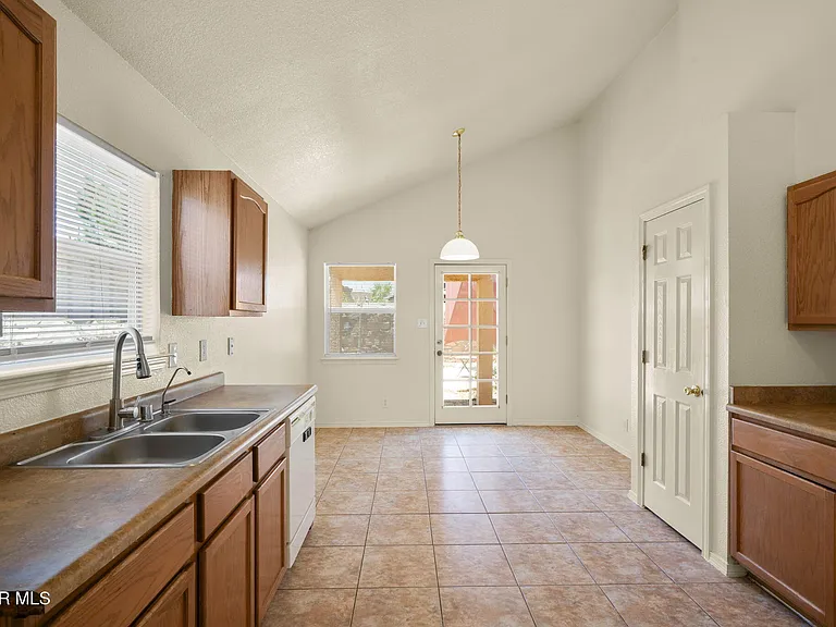 4089 Tierra Bronce Dr — Photo 10