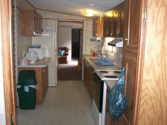 Kitchen with all Appliances