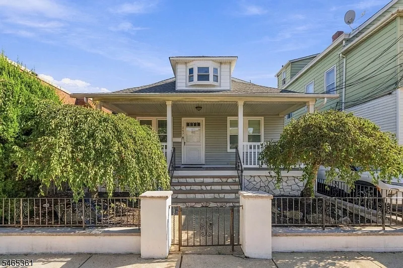 297 Lakeview Ave #2
