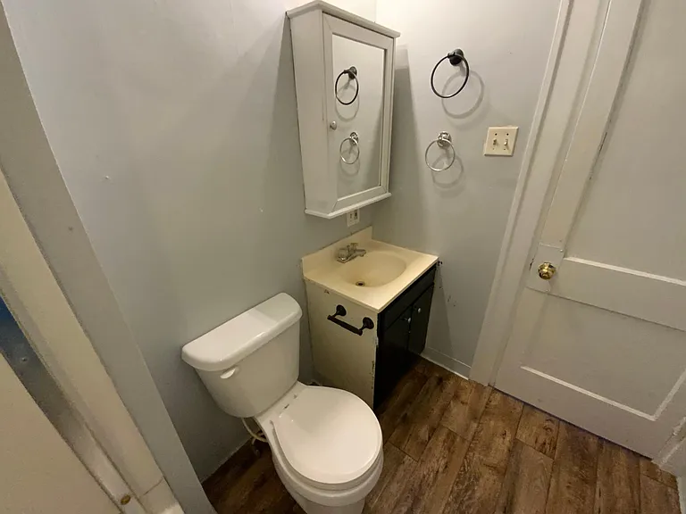 210 W Roselawn St — Photo 12