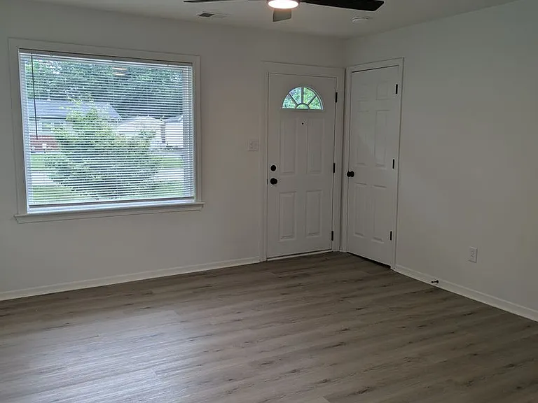 6109 Toebbe Ln — Photo 5