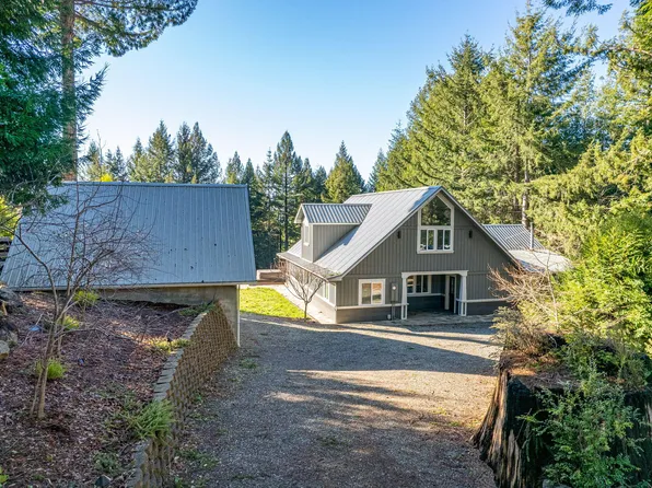 1051 Grassy Creek Rd, McKinleyville, CA 95519