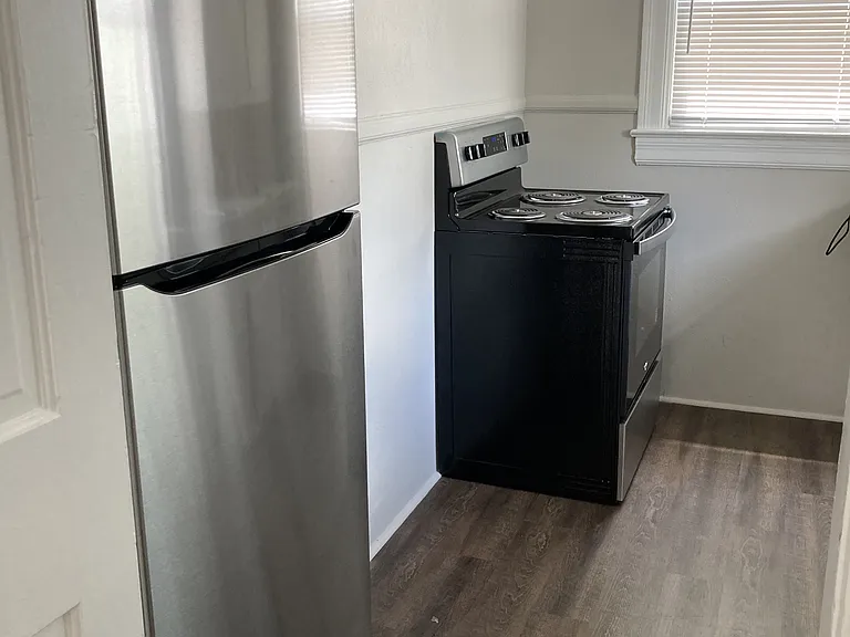 204 S Zetterower Ave — Photo 4