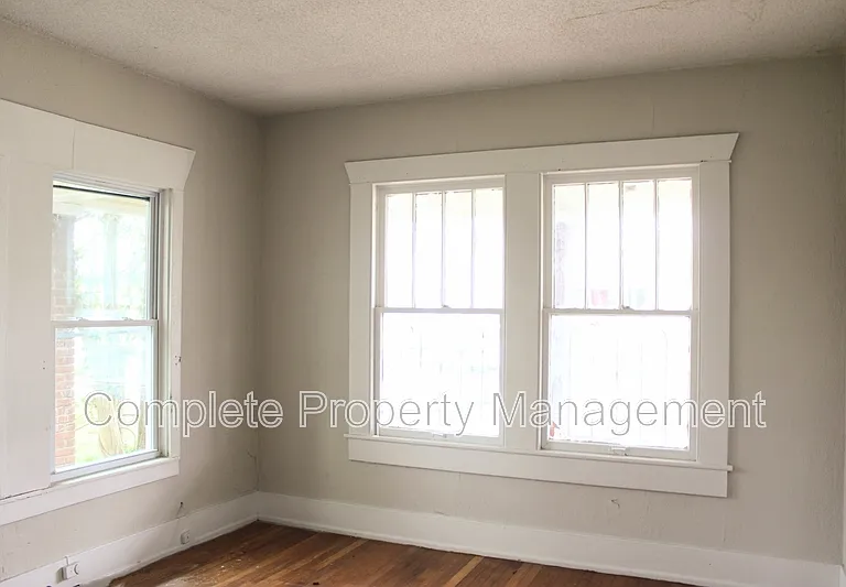 117 67th Pl N — Photo 2