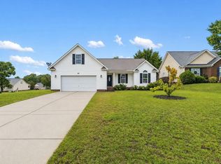 1466 Thoroughbred Trl, Parkton, NC 28371