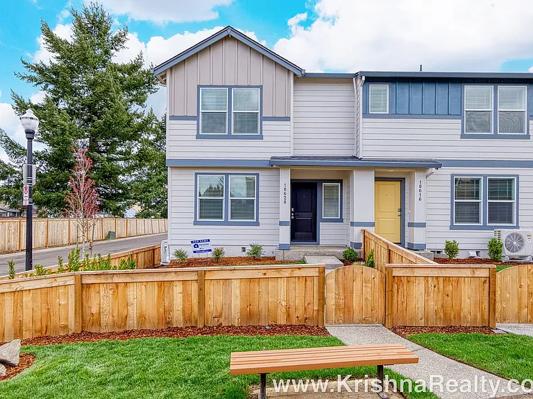 10620 NE 120th Pl — Photo 1