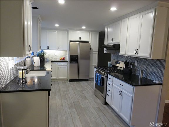 5th image of 10002 58th Avenue Ct E