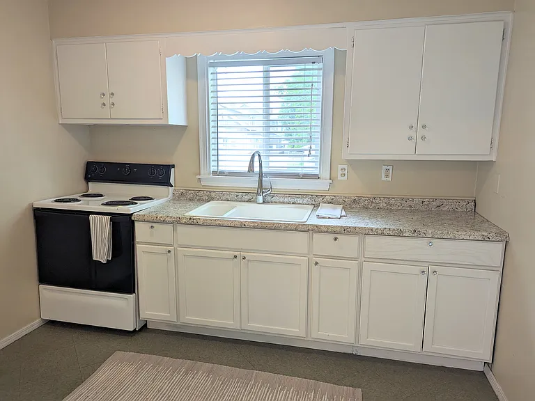 2208 Highland Ave — Photo 8