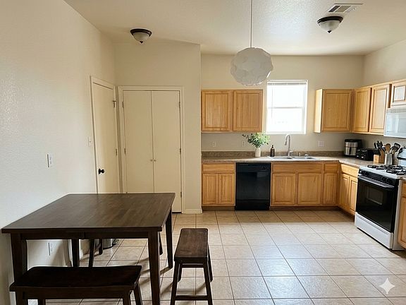 2nd image of 2506 E 8th St #A
