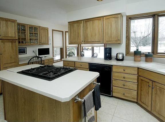 3rd image of 4847 Deerview Ave