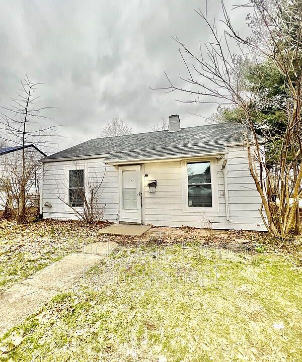 1st image of 999 Marcellus Dr