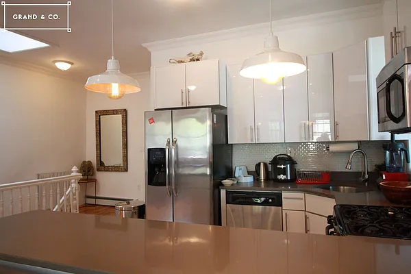 Rented by Grand & Co. | media 13