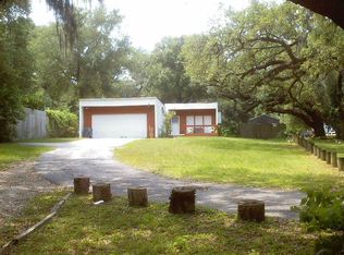 8116 N River Shore Dr, Tampa, FL 33604