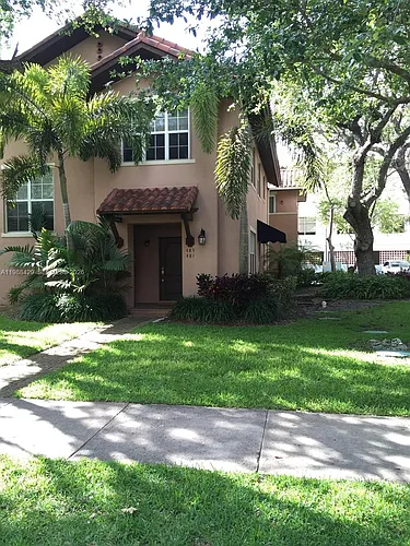 481 Menendez Ave #9 Photo 1