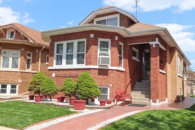 2107 Maple Ave photo 1