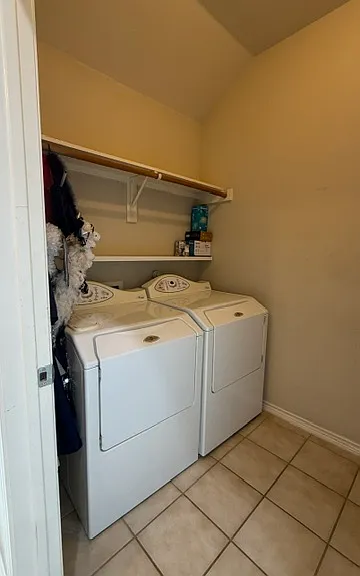 1700 Summerfield Dr — Photo 29