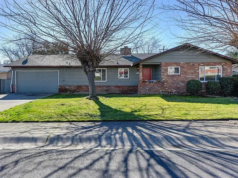 1302 Frances Dr — Photo 1