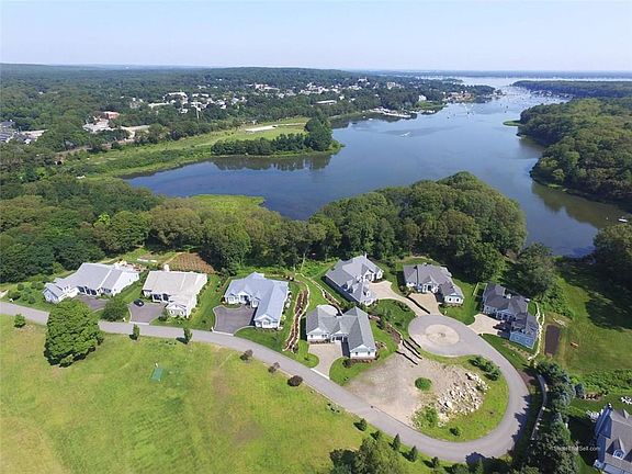 3rd image of 5 Ives Bluff Ct