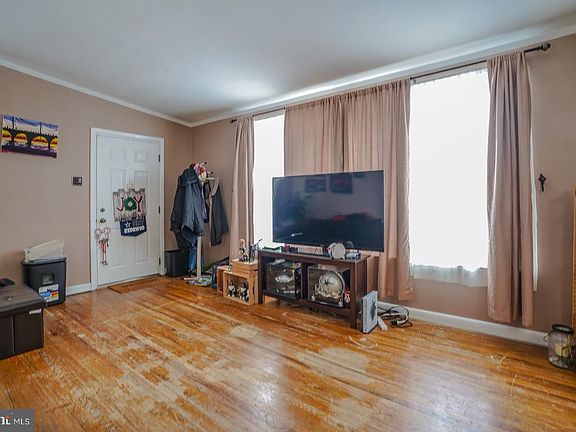 4th image of 7621 Bradford St