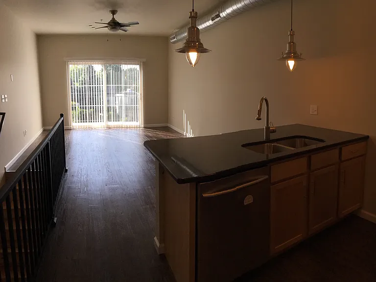 1612 C St SW #5 — Photo 4
