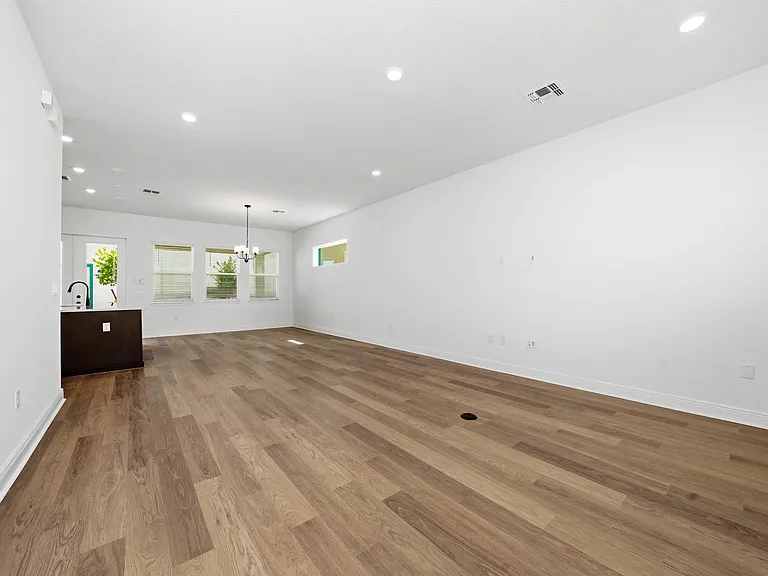 9877 Peebles St — Photo 3
