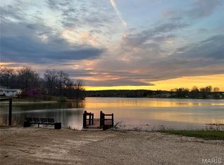 110 S Lake Dr, Leslie, MO 63056