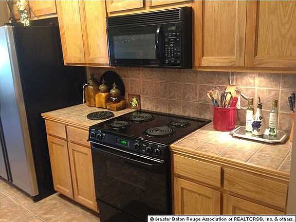 under cabinet lighting
