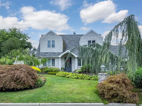 355 Ivy Avenue, Westbury, NY 11590