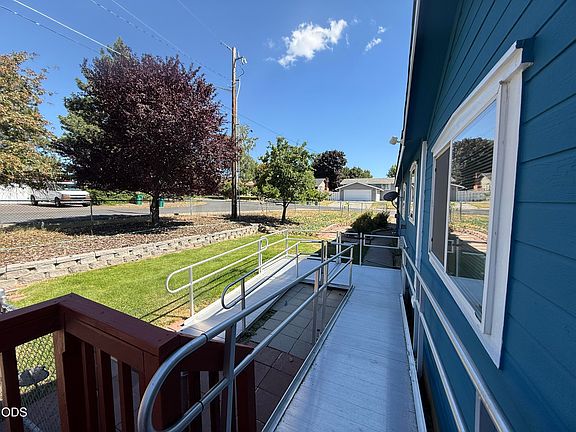 4th image of 2718 Corvallis St