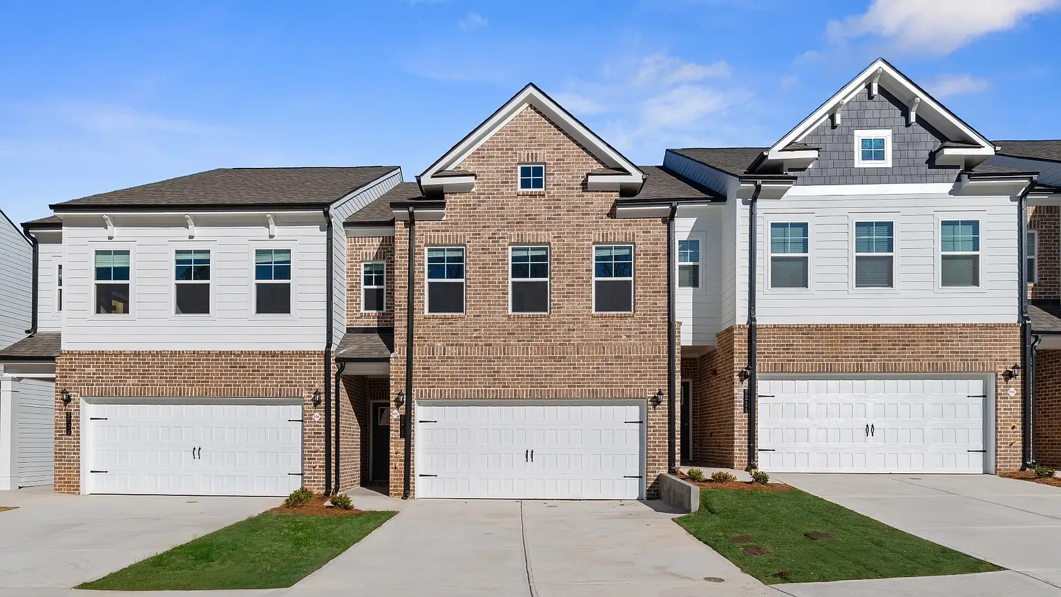 8210 Tiger Way photo 1