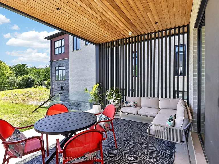 70 Upper Mount Albion Rd — Photo 39