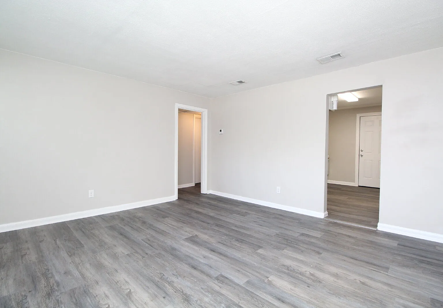 2 bed, 1.0 bath, 962 sqft, $1,125 — Photo 4