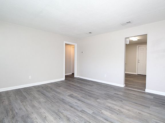4th image of 610 Herschel St #A