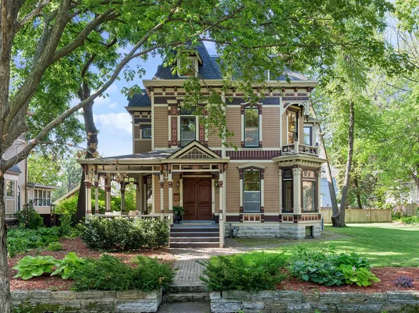 422 Laurel Ave, Saint Paul, MN 55102
