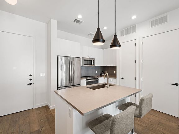 3rd image of 800 Embassy Dr #302