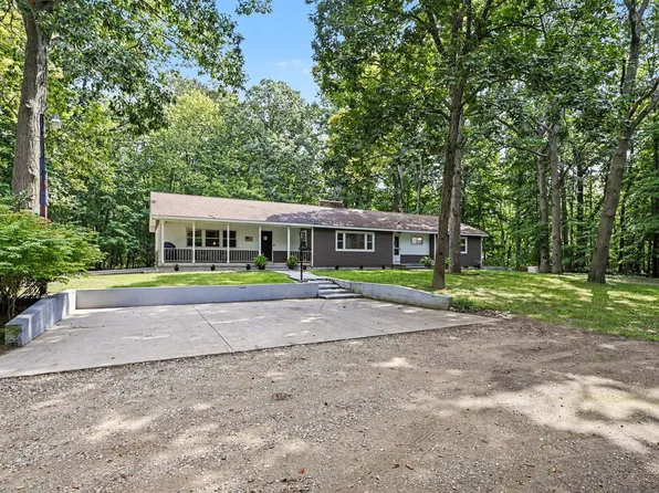 12537 S Wolcott Ave, Sawyer, MI 49125