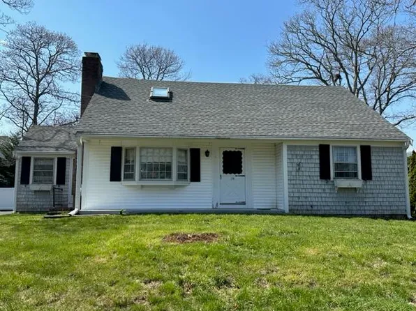270 Castlewood Circle, Hyannis, MA 02601