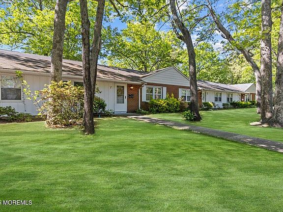 4th image of 90C Buckingham Drive