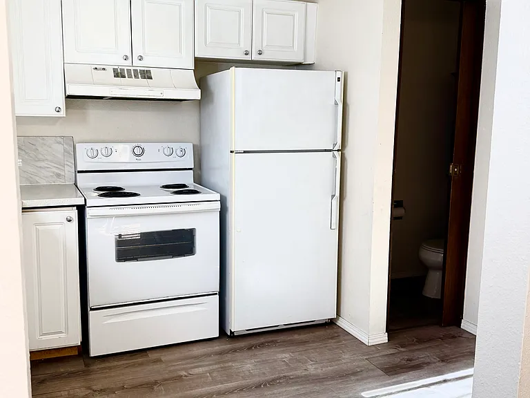 146th Pl NE — Photo 2