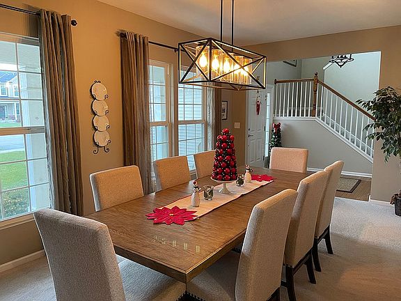 Full Size Dining Room