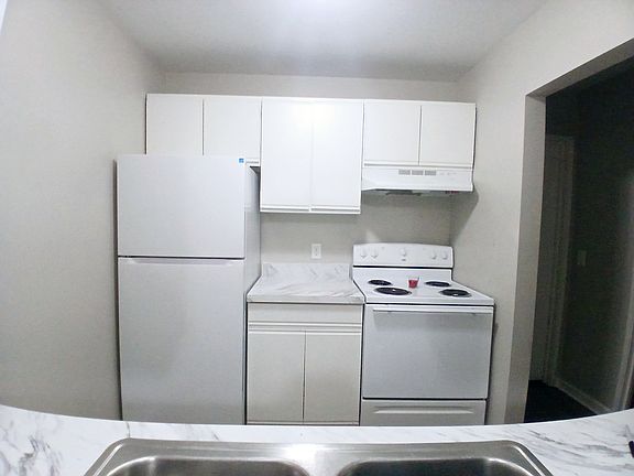 5th image of 1050 Cato Ln