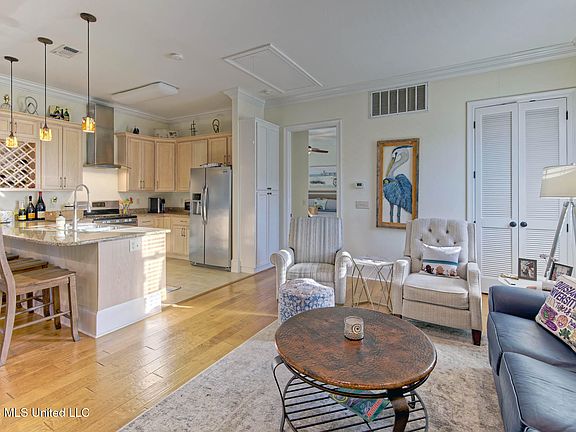 5th image of 37 Chapel Hill Rd