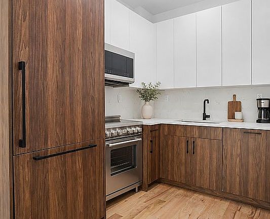 2nd image of 131 Madison St #1A