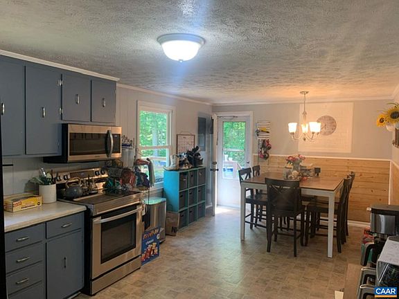 4th image of 12281 Fox Den Ln