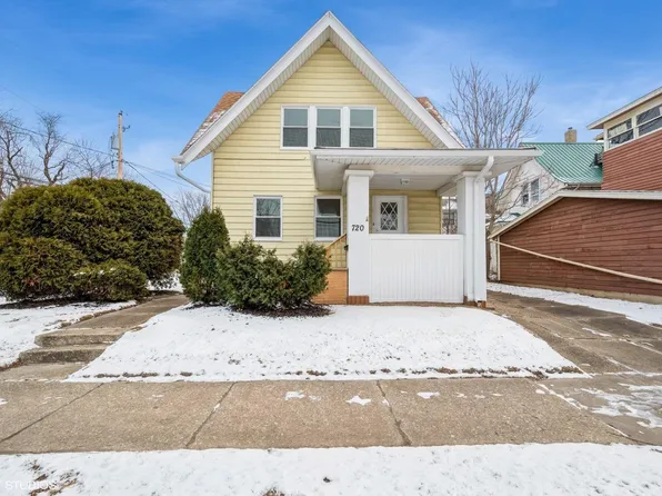 720 15th St SE, Cedar Rapids, IA 52403