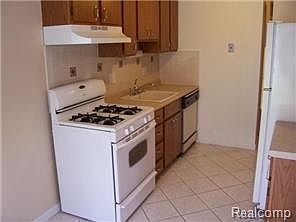 4th image of 15796 Dupage Blvd #18