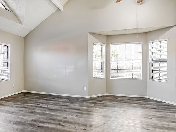 5th image of 19243 N 69th Ave
