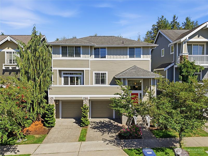 2nd image of 1423 Cherry Avenue
