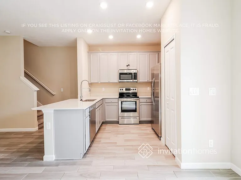 13290 Shore Grass Dr — Photo 6